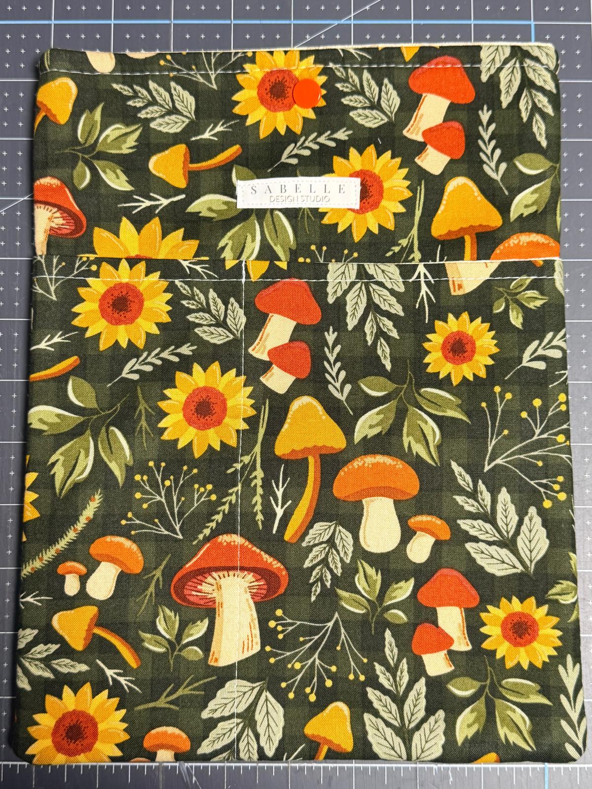 Emilie Booklover Sleeve