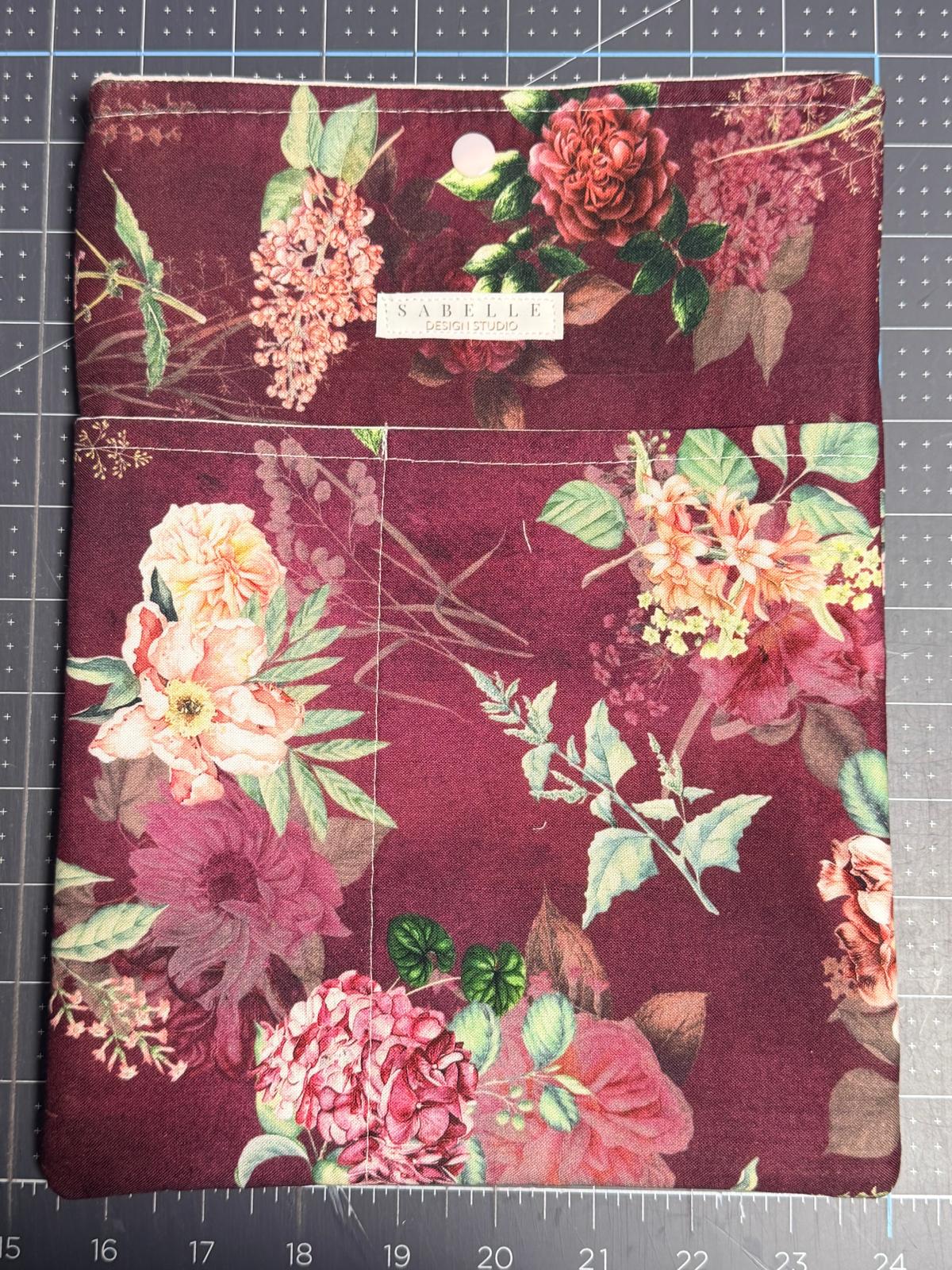 Emilie Booklover Sleeve