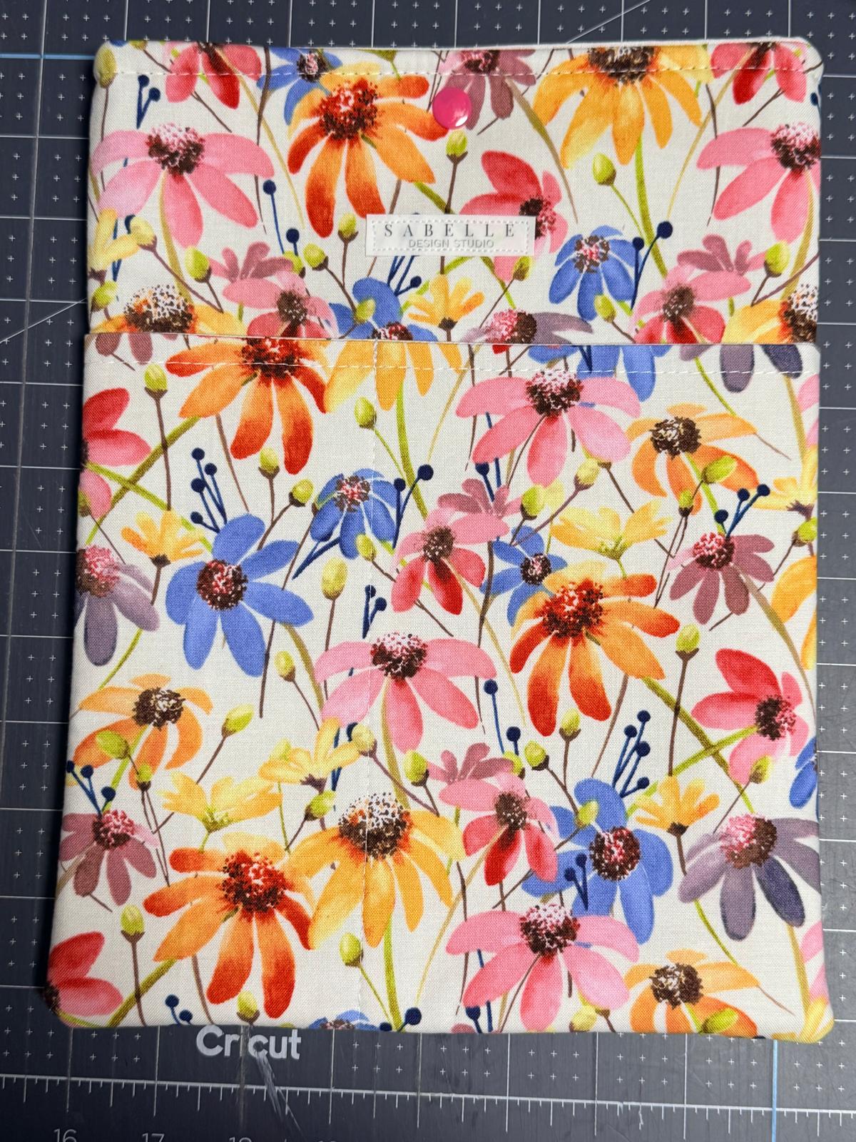 Emilie Booklover Sleeve